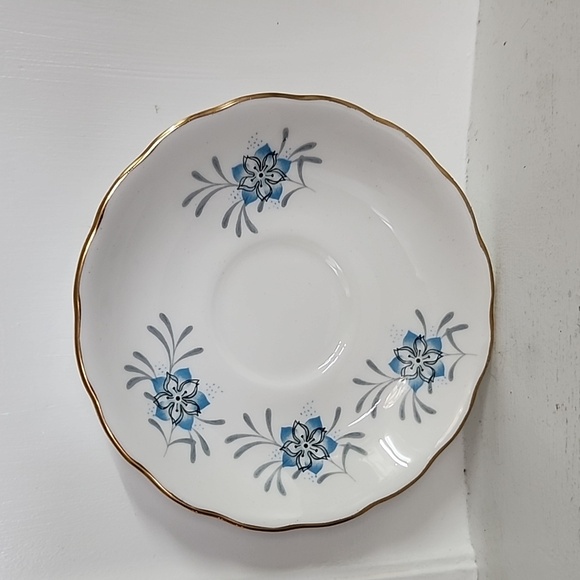 Colclough Vintage Tea Cup & Saucer Bone China England Blue Flower Gold - Picture 2 of 8